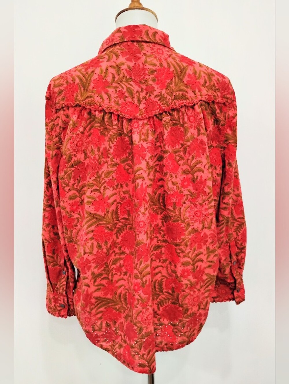 SUNDANCE EYELET LACE BLOUSE - Picture 6 of 9